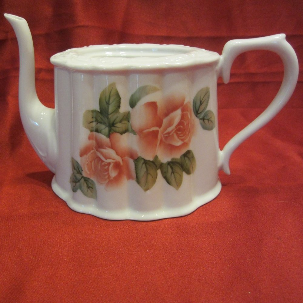 VTG 80'S CHINA TEAPOT, W/PINK ROSES, RIBBED PANELS, NO LID
